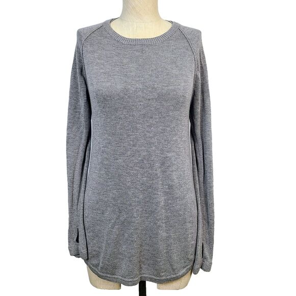 lululemon athletica Sweaters - Lululemon‎ Sweater 6 Gray Knit Lightweight Thumbholes Fitness Running Pullover